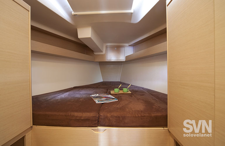 Elan 350, la cabina di prua