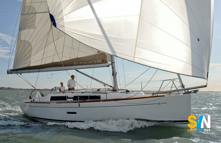 Dufour 335 GL, sotto genanker