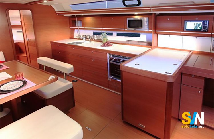 Dufour 450 GL, la cucina