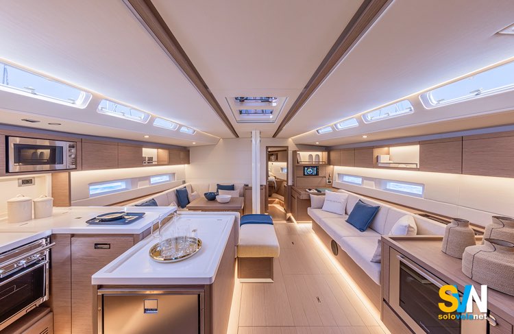 Grand Soleil 52 P, la dinette