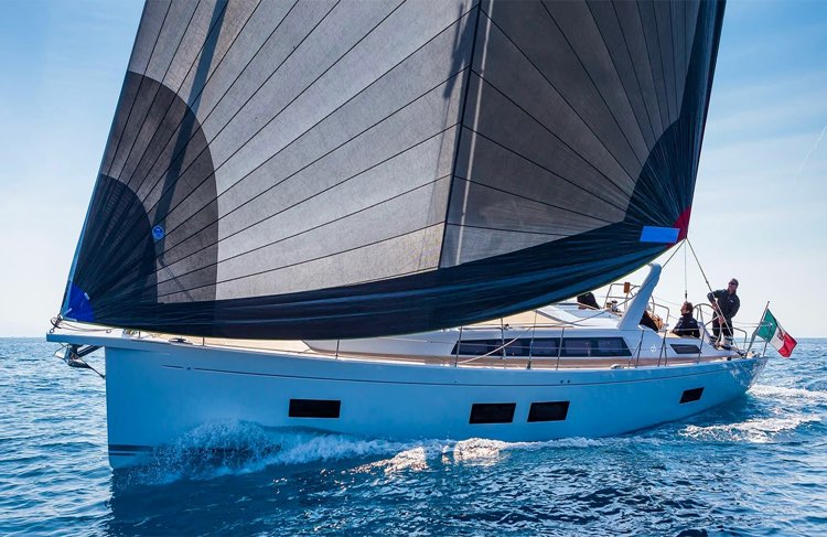 Grand Soleil 46 LC di prua