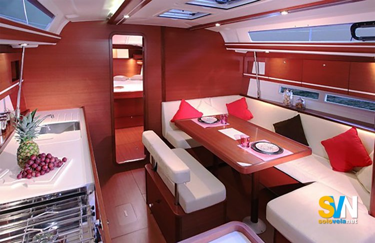 Dufour 450 GL, la dinette