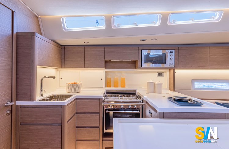 Grand Soleil 52 P, la cucina
