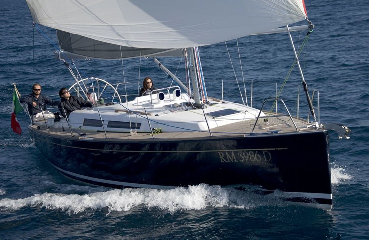 Grand Soleil 37 BC, sotto gennaker