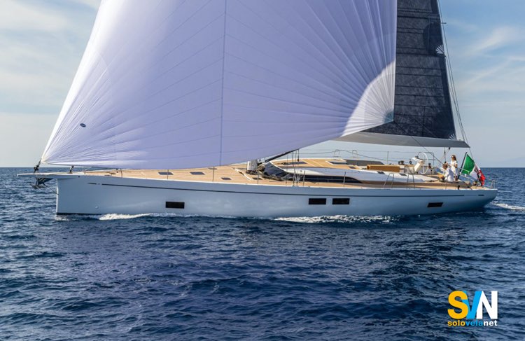 Grand Soleil 65 LC, con il code 0 di bolina