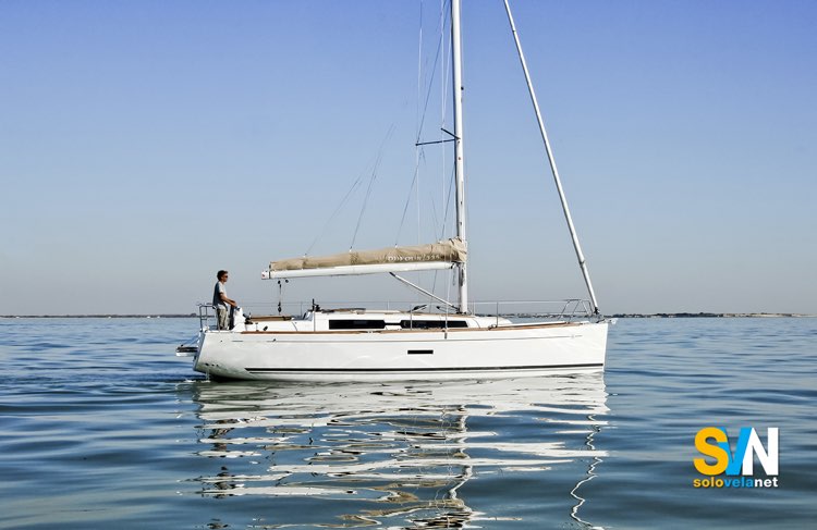 Dufour 335 GL, visto di lato