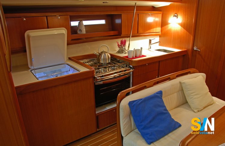 Dufour 425 GL, la cucina