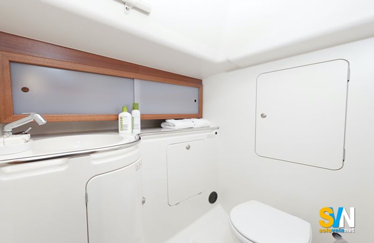 Dehler 35, il bagno
