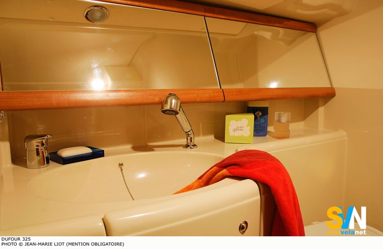 Dufour 35 GL, bagno