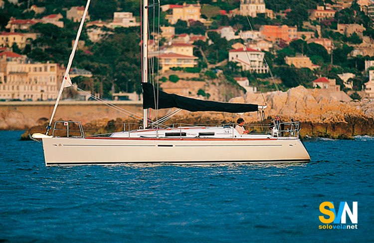 Dufour 34P navigha a motore