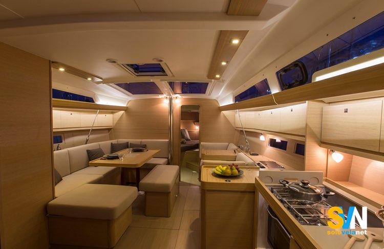 Dufour 410 Gl, dinette