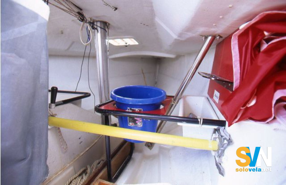 Gli interni del Beneteau 25