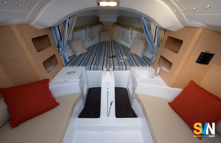 Il First 21.7 l'interno
