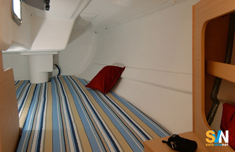First 27.7,  la cabina di poppa