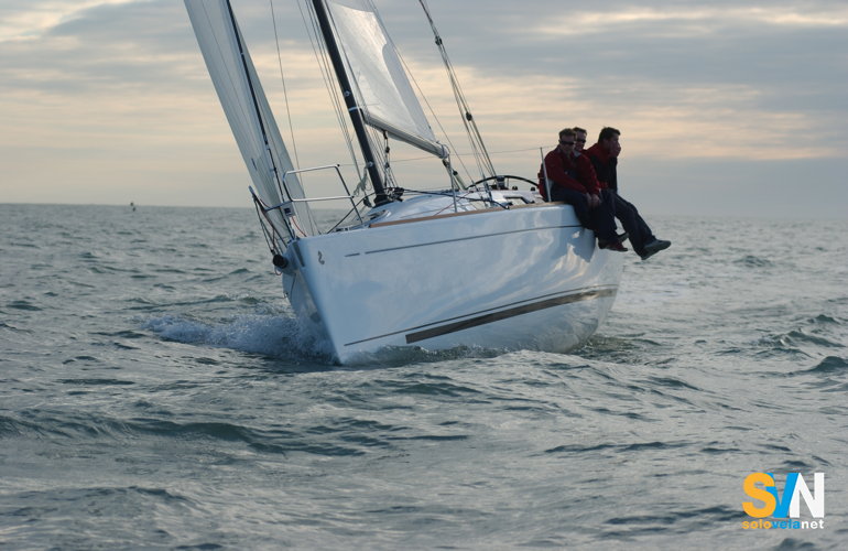 Il First 34.7 visto di prua