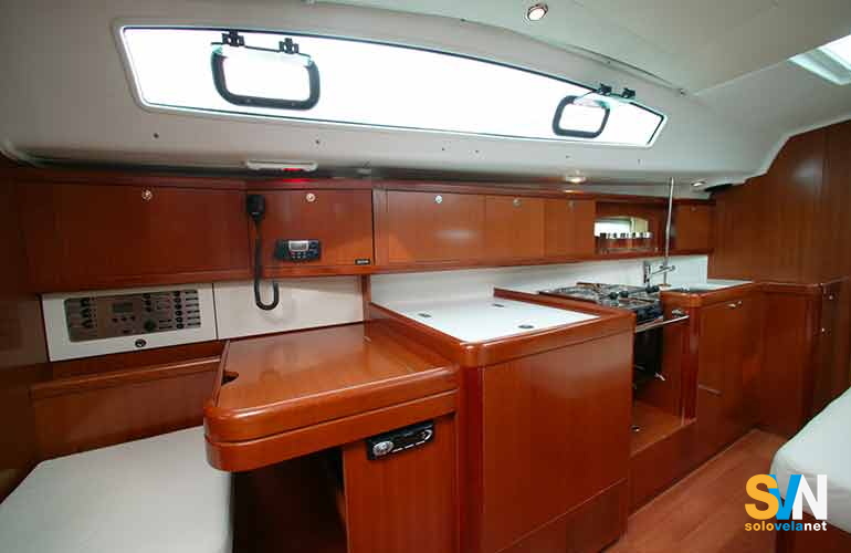 Oceanis 40,  la cucina