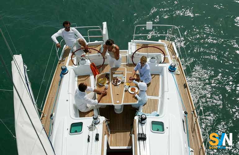 Oceanis 40,  il pozzetto