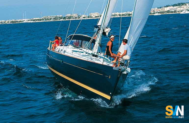 L' Oceanis 523 visto di prua