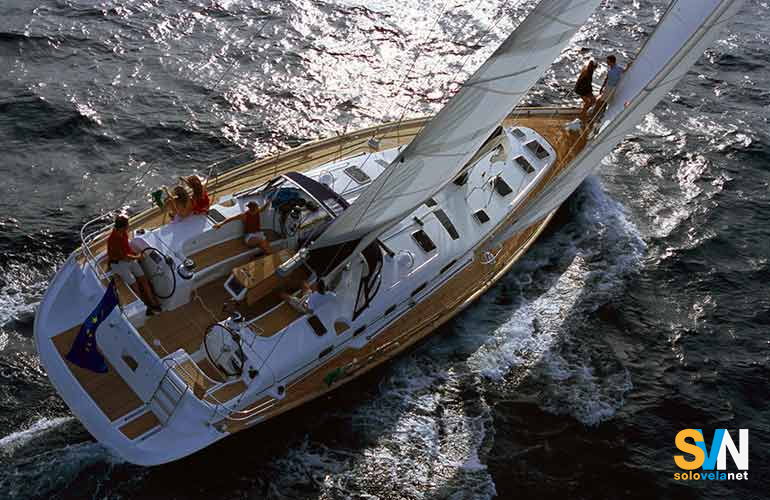 L' Oceanis 523 visto dall'alto