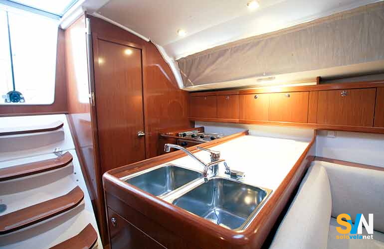 Oceanis 34 - la cucina