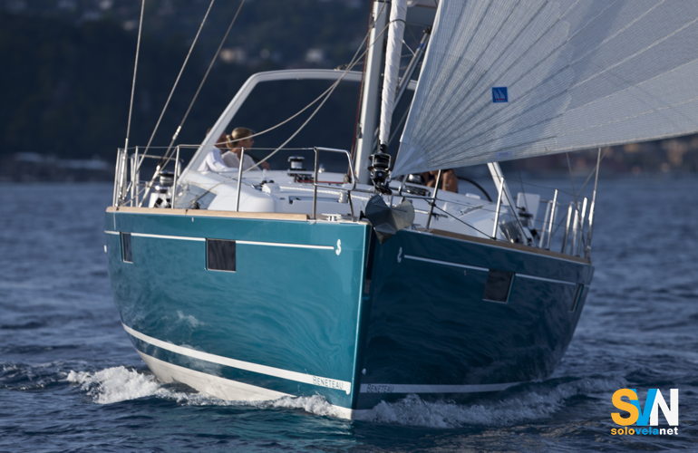 L' Oceanis 48 avanza sotto gennaker