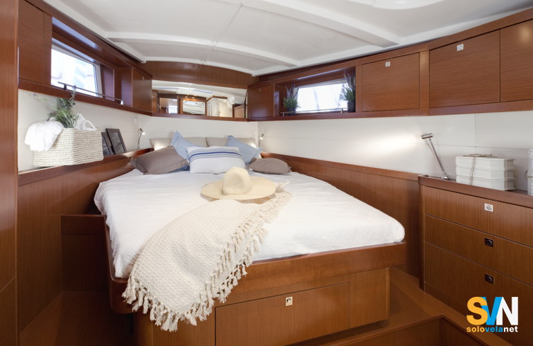 Oceanis 48, la cabina di prua