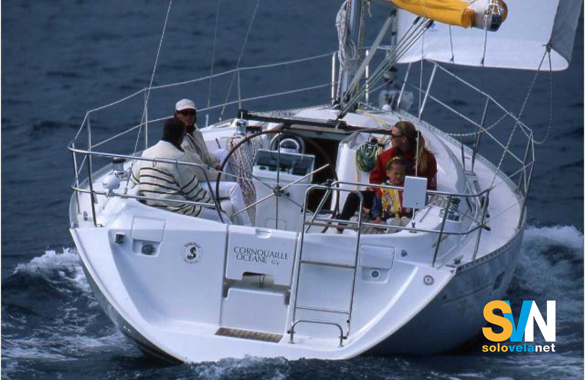 L'Oceanis Clipper 361 di poppa