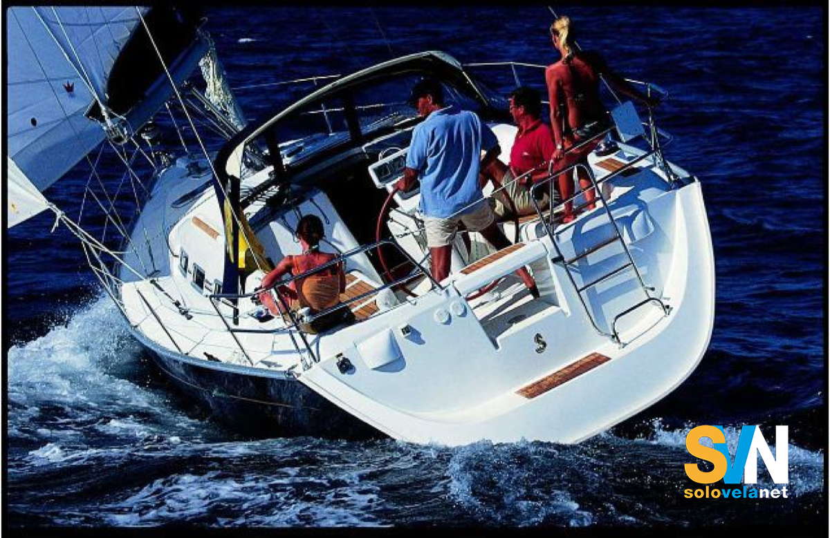 L'Oceanis Clipper 373 di poppa