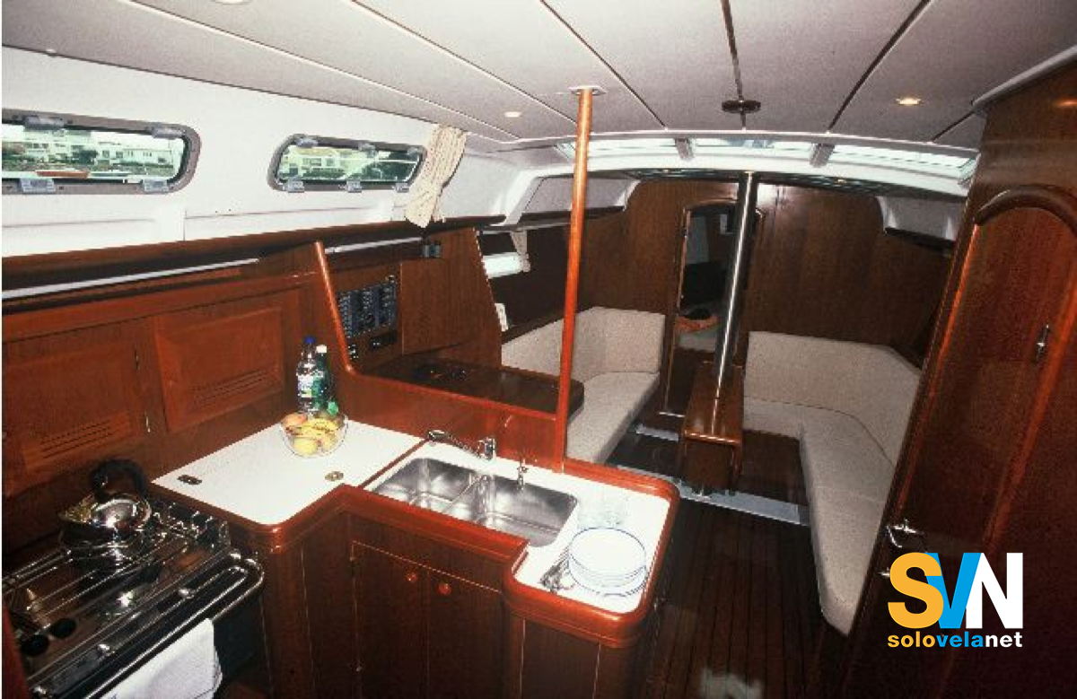 La dinette dell'Oceanis Clipper 373