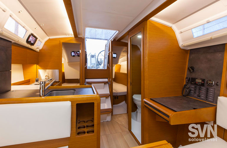 Sun Odyssey 349, la dinette
