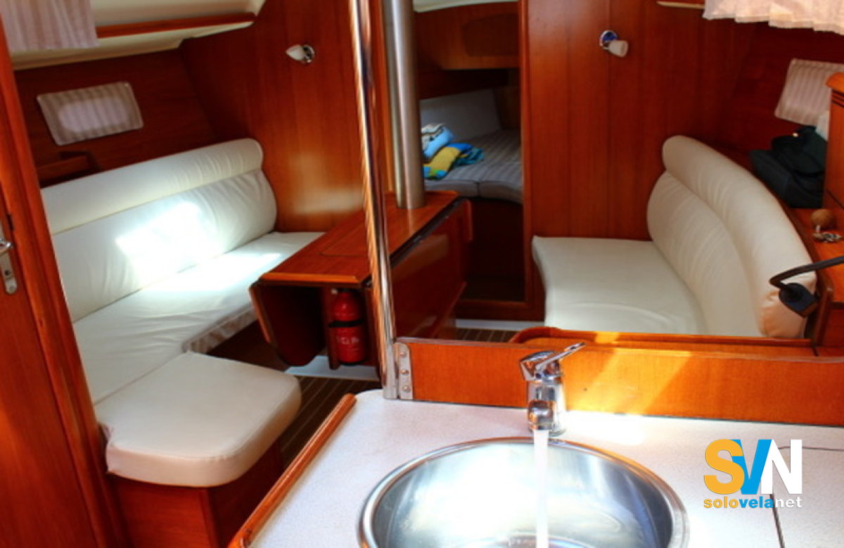 La dinette del Sun Odyssey 32