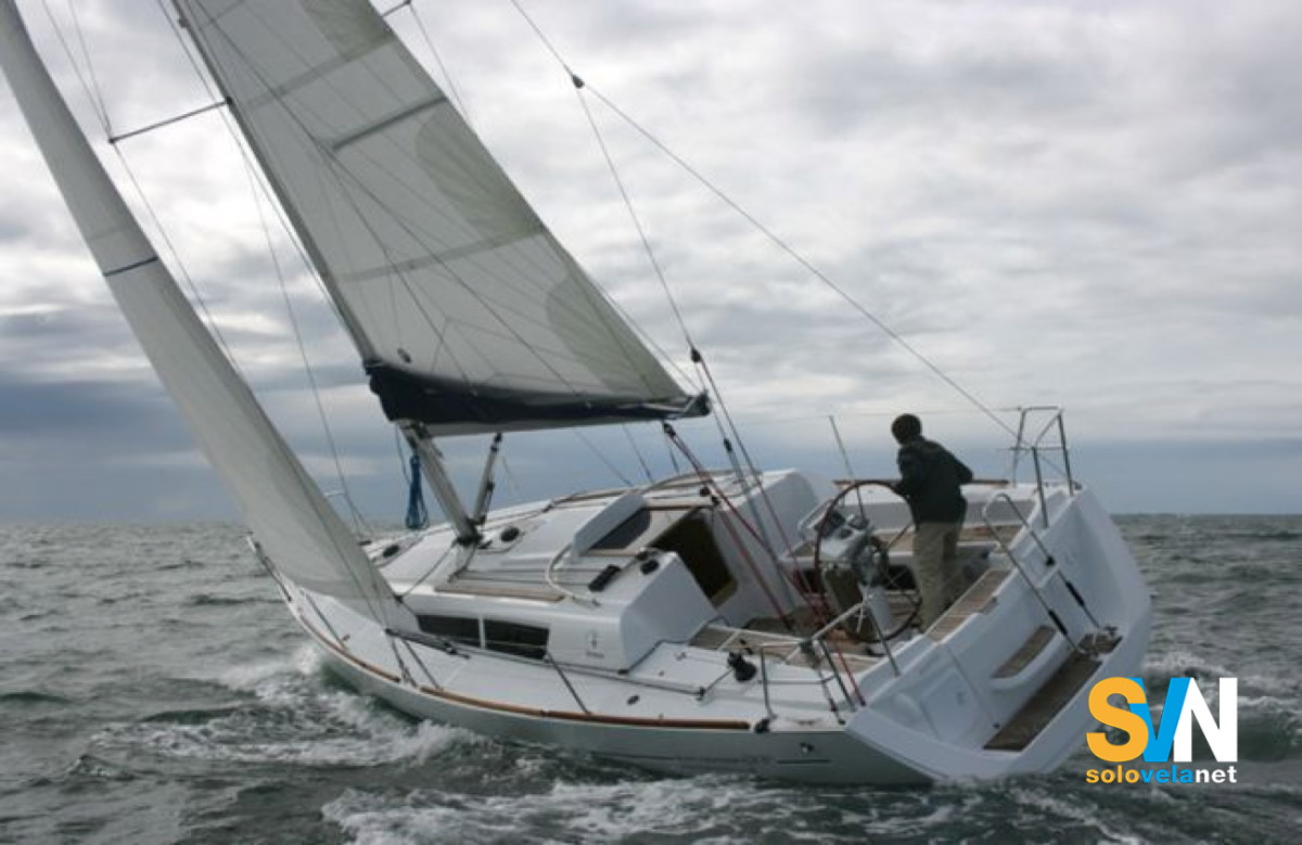 Il Sun Odyssey 33i visto di poppa