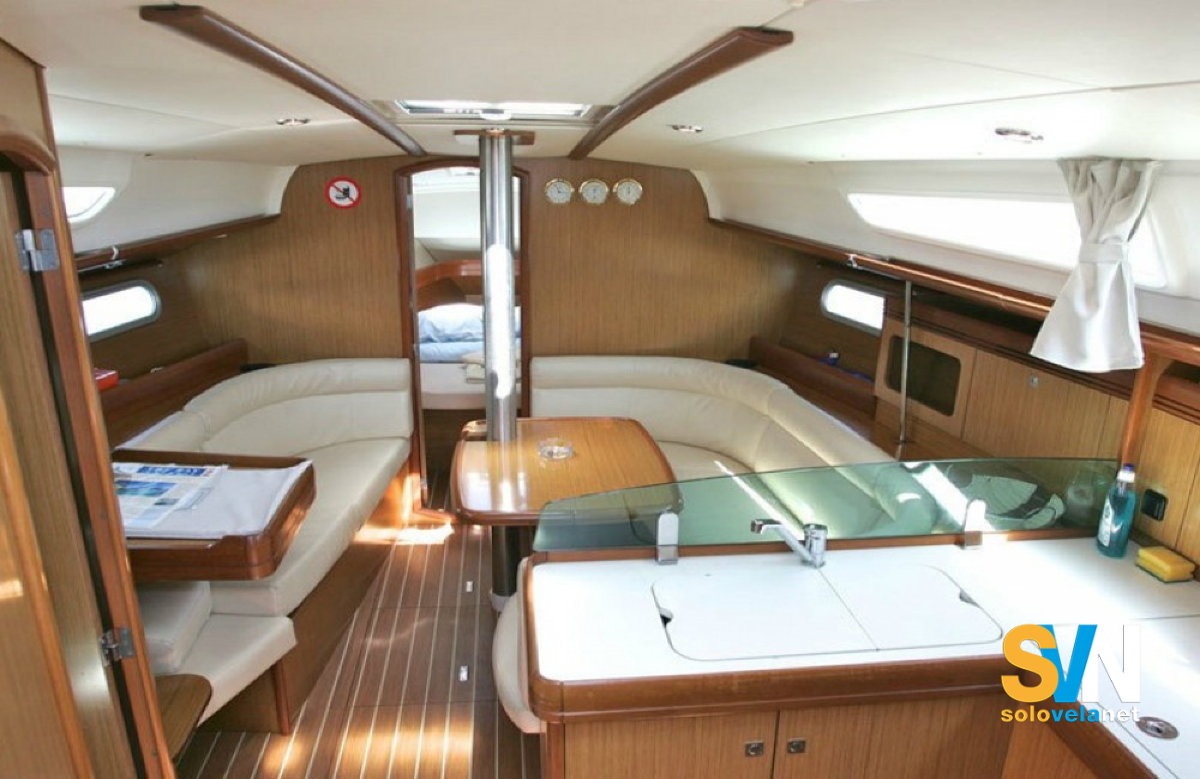 La dinette del Sun Odyssey 36 i vsta da poppa
