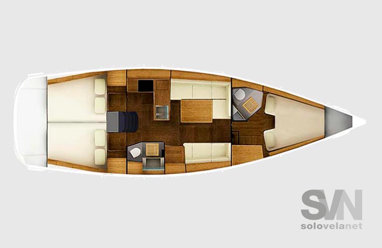 Tre cabine con un secondo bagno che si trova nelal cabina di prua