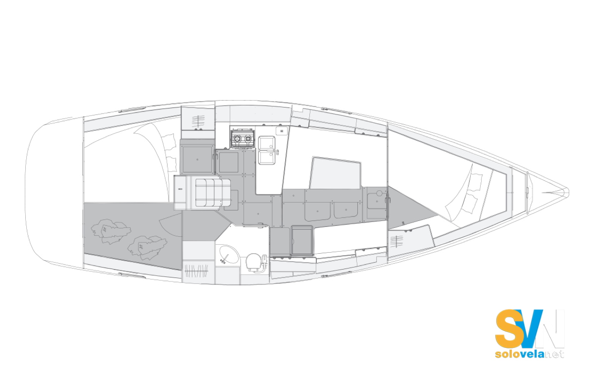 Una sola cabina a poppa affiancato da un grande gavone